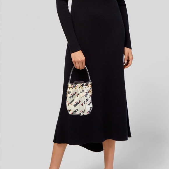 Fendi White and Black Logo Bucket Bag - Picture 2 of 9